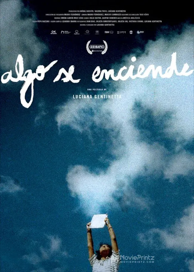 Algo se enciende (A fire burns) Poster